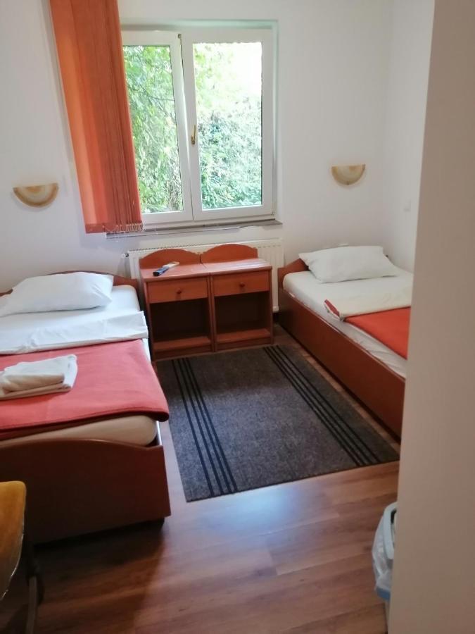 Sulentic Sobe I Restoran Bed and Breakfast Virovitica Esterno foto